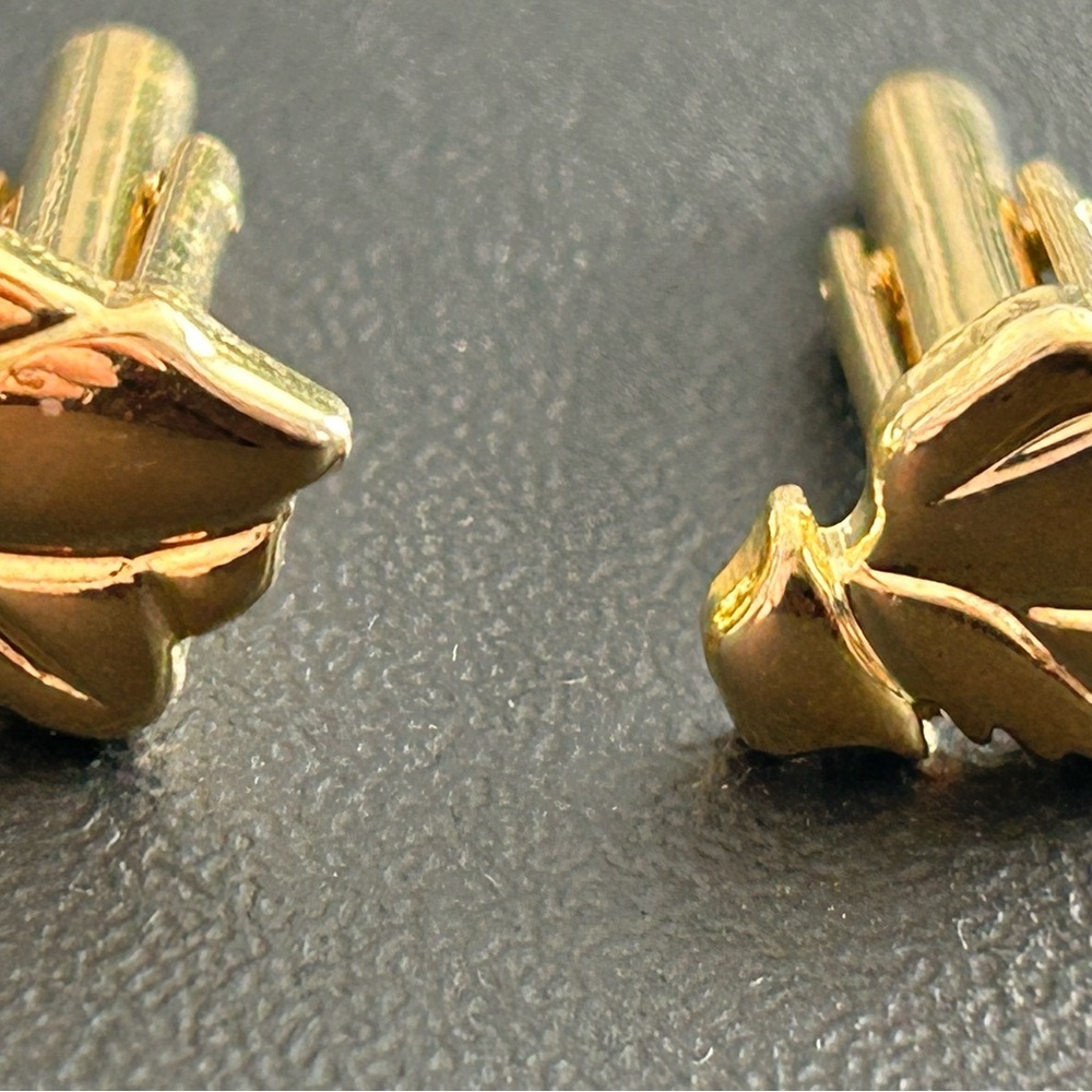 🔥$2 leaf motif Gold Leaf Cufflinks